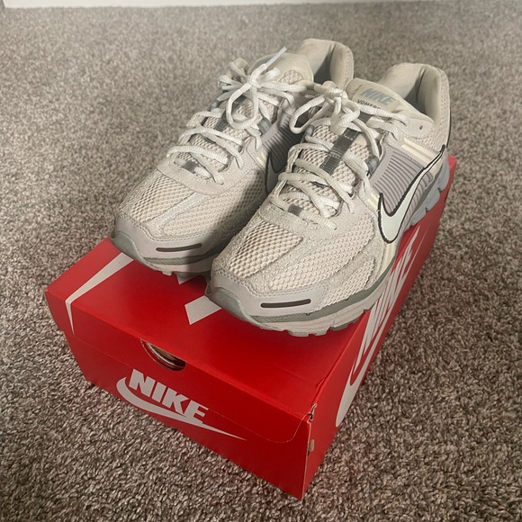 Nike Other - Nike Zoom Vomero 5 SE Men’s 11 
Light Orewood Brown